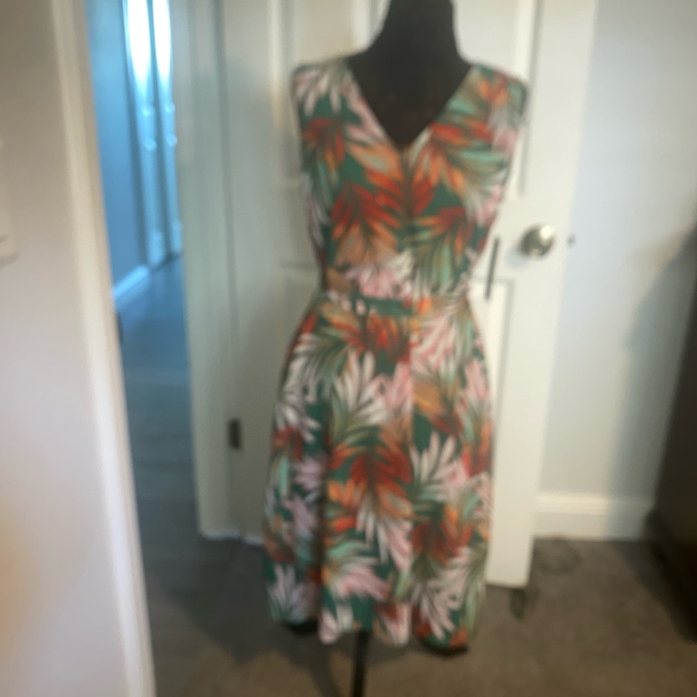 Tahari Green Multi Tropical Leaf-Print Midi Dress NEW - Picture 2 of 5